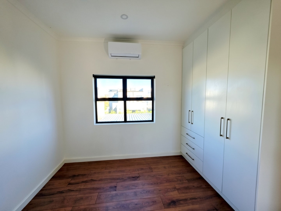 To Let 3 Bedroom Property for Rent in Sandown Western Cape